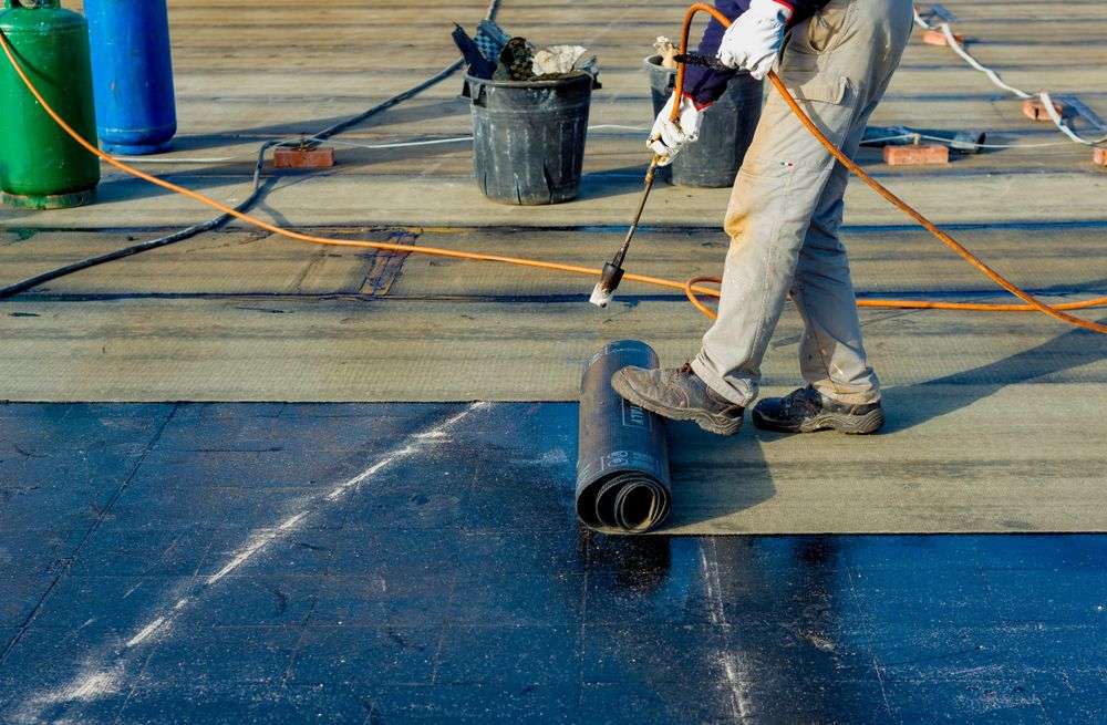 Nieuw dak met bitumen leggen in Voorthuizen